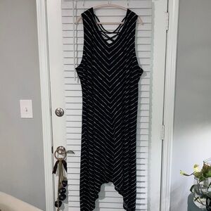 Apt. 9 Black and White Chevron Maxi Dress
